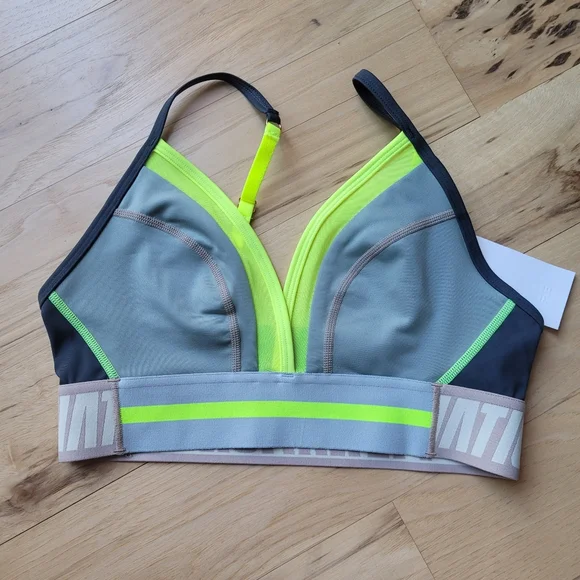 PE Nation Sprint Sports Bra - Picture 5 of 9